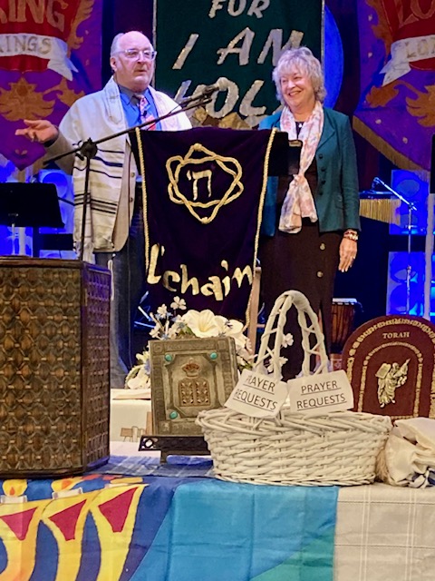 Jane Goldie Winn speaking on Sanctity of Human Life at L'Chaim Messianic Congregation in Wellington FL
